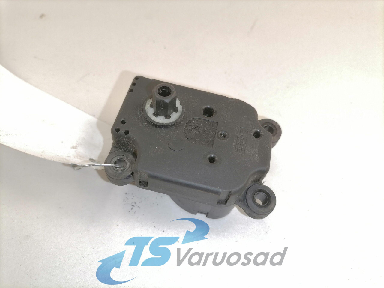MAN Interior heating damper position regulator A7584003 - Универсальная запчасть для Грузовиков: фото 3 MAN Interior heating damper position regulator A7584003 - Универсальная запчасть для Грузовиков: фото 3