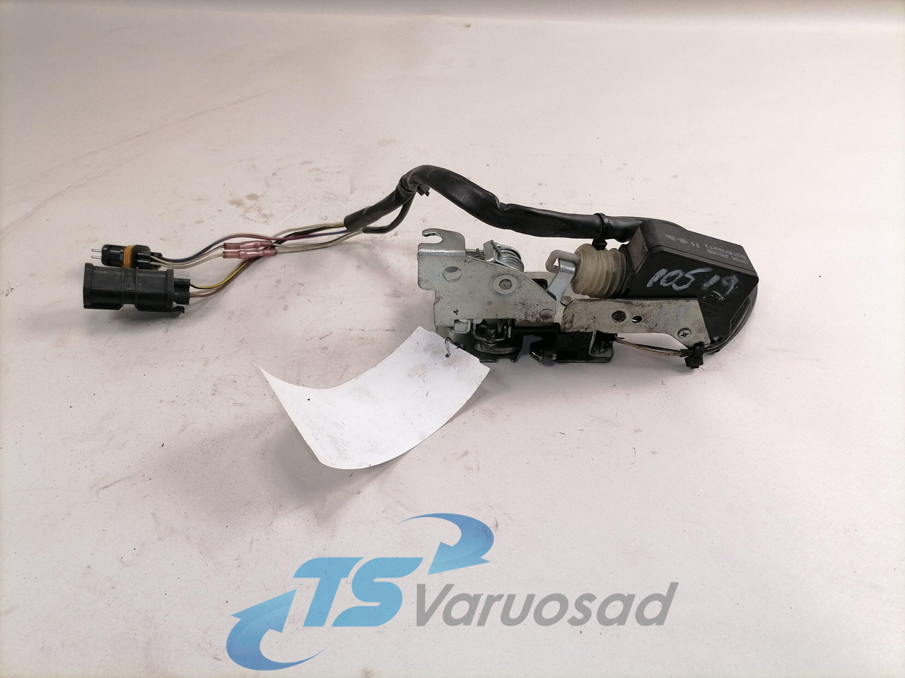 MAN Ukselukk, vasak 81626806121 - Дверь и запчасти для Грузовиков: фото 1 MAN Ukselukk, vasak 81626806121 - Дверь и запчасти для Грузовиков: фото 1