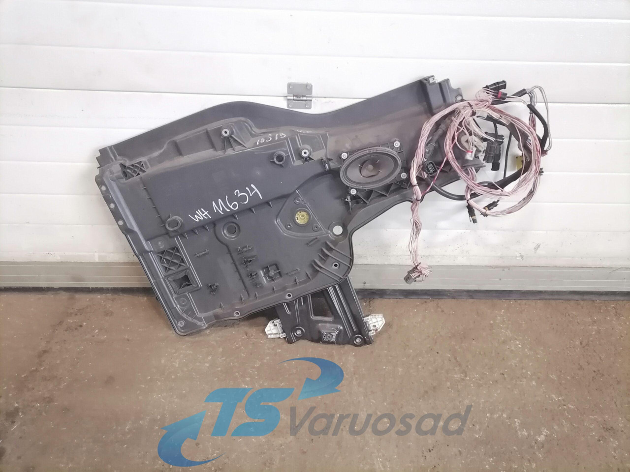 MAN window mechanism 81626456039 - Дверь и запчасти для Грузовиков: фото 1 MAN window mechanism 81626456039 - Дверь и запчасти для Грузовиков: фото 1
