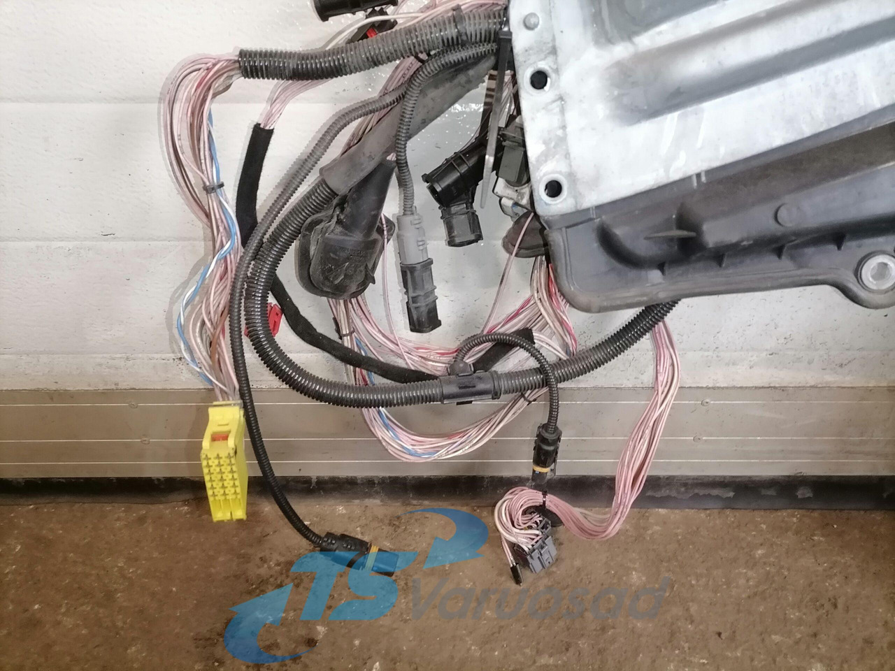 MAN window mechanism 81626456039 - Дверь и запчасти для Грузовиков: фото 2 MAN window mechanism 81626456039 - Дверь и запчасти для Грузовиков: фото 2