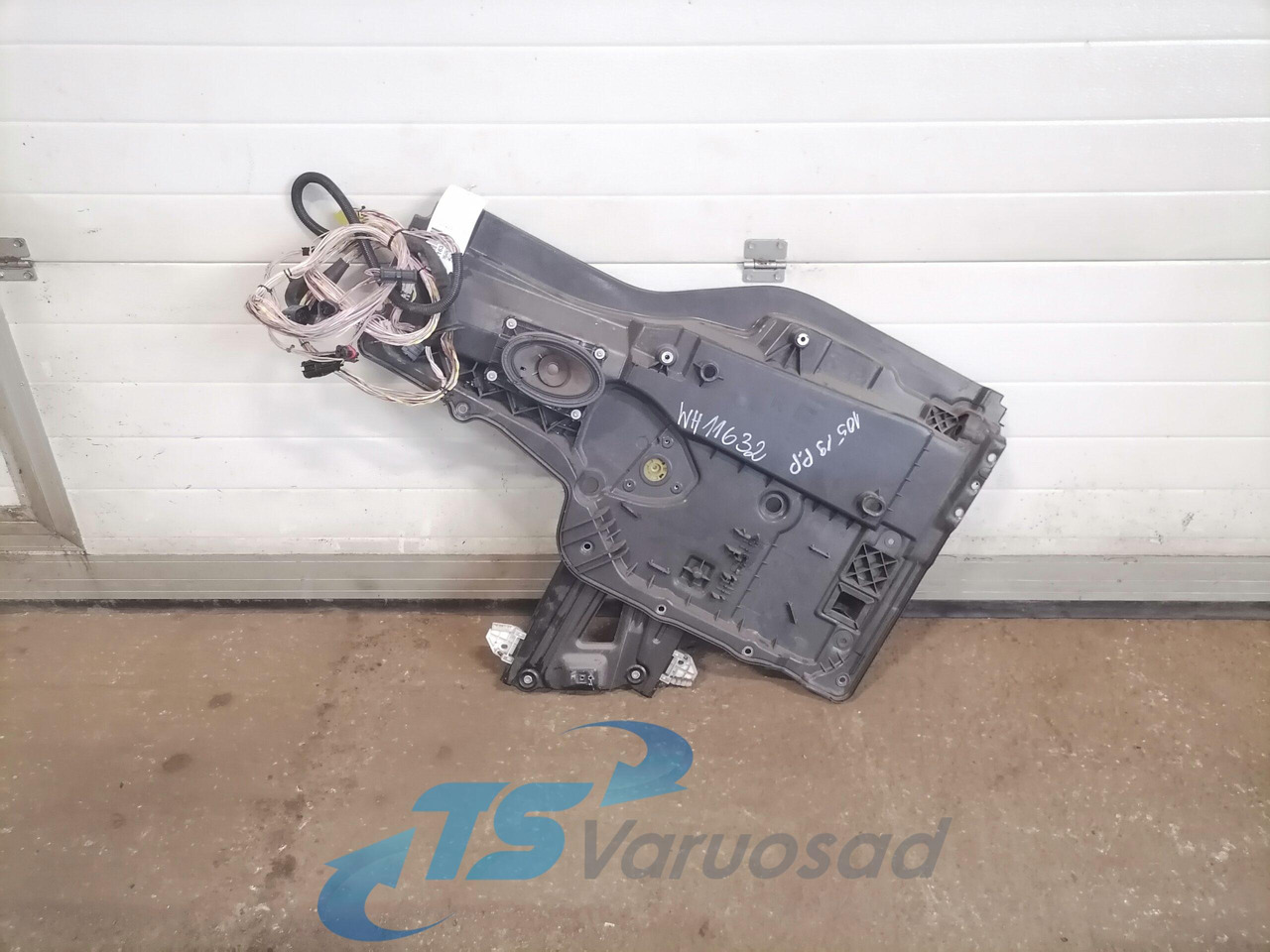 MAN window mechanism 81626456040 - Дверь и запчасти для Грузовиков: фото 1 MAN window mechanism 81626456040 - Дверь и запчасти для Грузовиков: фото 1