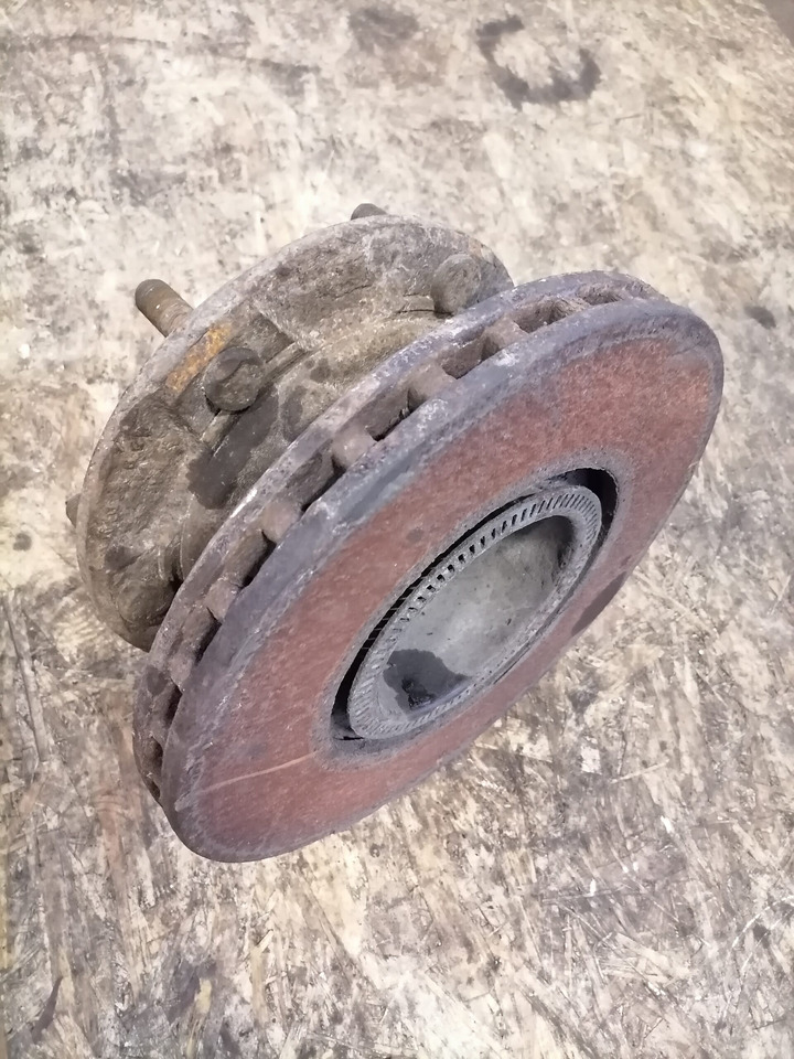 MB Atego truck with wheel hub A9703560301 - Универсальная запчасть для Грузовиков: фото 2 MB Atego truck with wheel hub A9703560301 - Универсальная запчасть для Грузовиков: фото 2