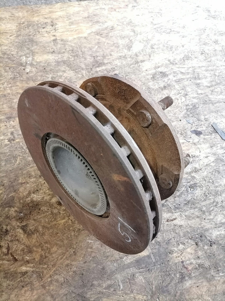 MB Atego truck with wheel hub A9703560301 - Универсальная запчасть для Грузовиков: фото 2 MB Atego truck with wheel hub A9703560301 - Универсальная запчасть для Грузовиков: фото 2