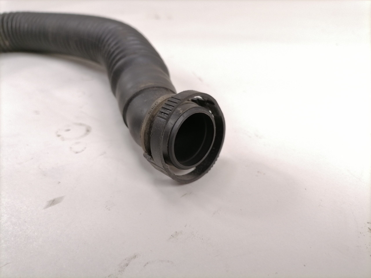 Mercedes-Benz Compressor air pipe A4711303257 - Пневмокомпрессор для Грузовиков: фото 2 Mercedes-Benz Compressor air pipe A4711303257 - Пневмокомпрессор для Грузовиков: фото 2