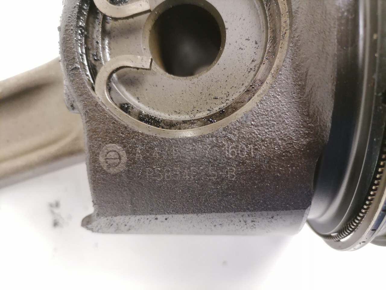 Mercedes-Benz Connecting rod + piston A4710371601 - Поршень/ Кольцо/ Втулка для Грузовиков: фото 4 Mercedes-Benz Connecting rod + piston A4710371601 - Поршень/ Кольцо/ Втулка для Грузовиков: фото 4
