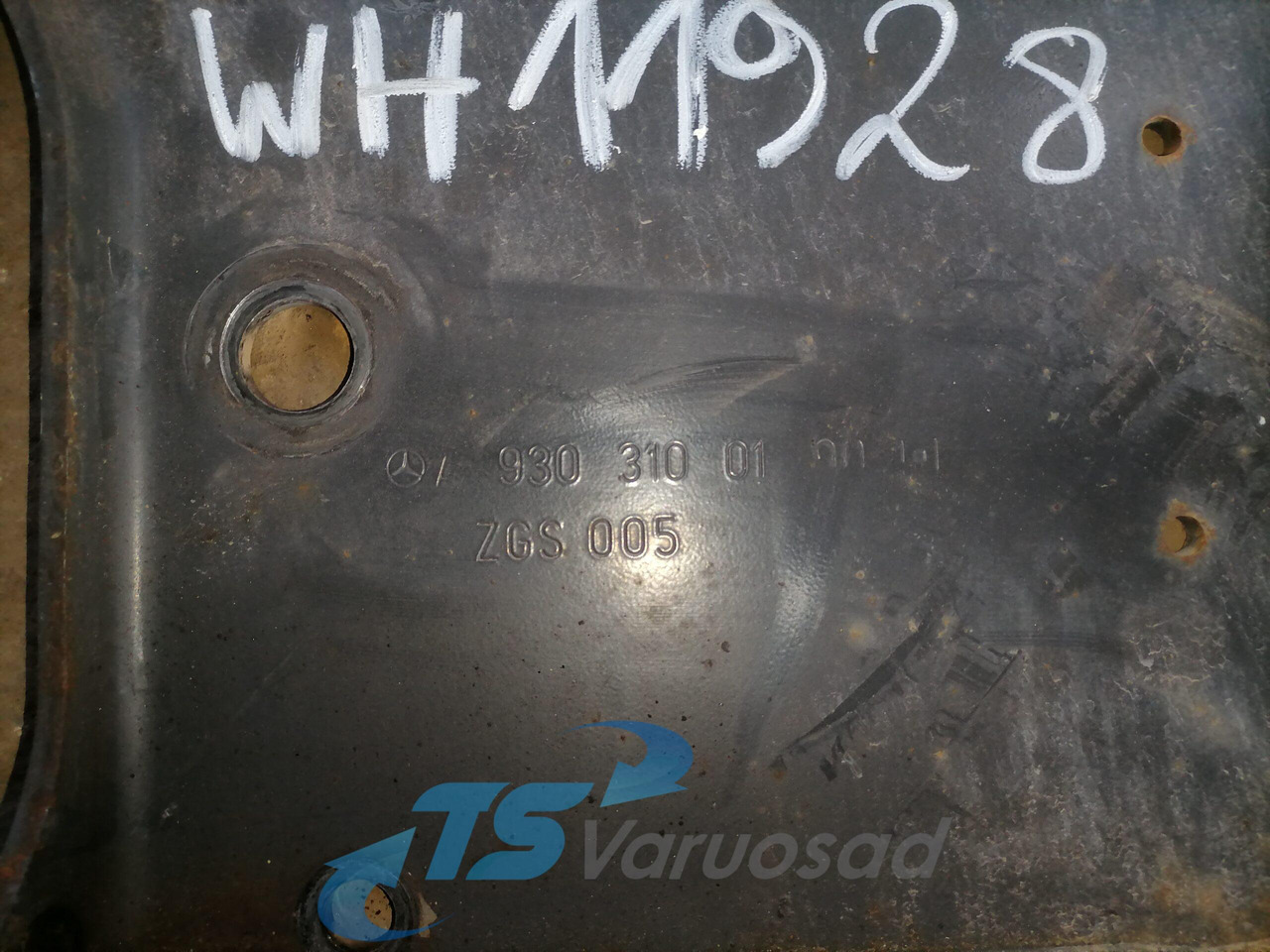 Mercedes-Benz Front bumper carrier A9303100190 - Бампер для Грузовиков: фото 2 Mercedes-Benz Front bumper carrier A9303100190 - Бампер для Грузовиков: фото 2