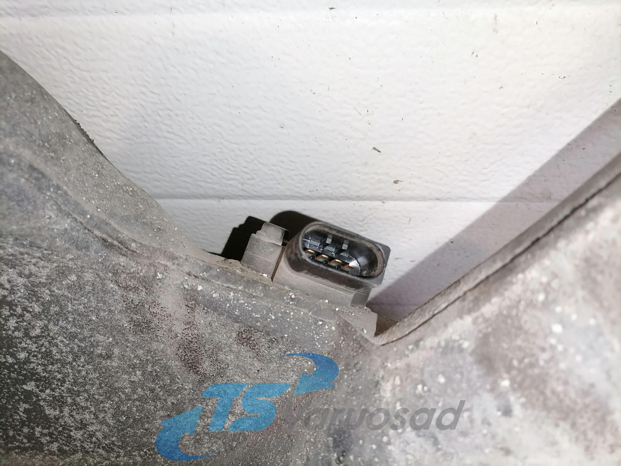 Mercedes-Benz Intake mainfold A5410981717 - Впускной коллектор для Грузовиков: фото 4 Mercedes-Benz Intake mainfold A5410981717 - Впускной коллектор для Грузовиков: фото 4