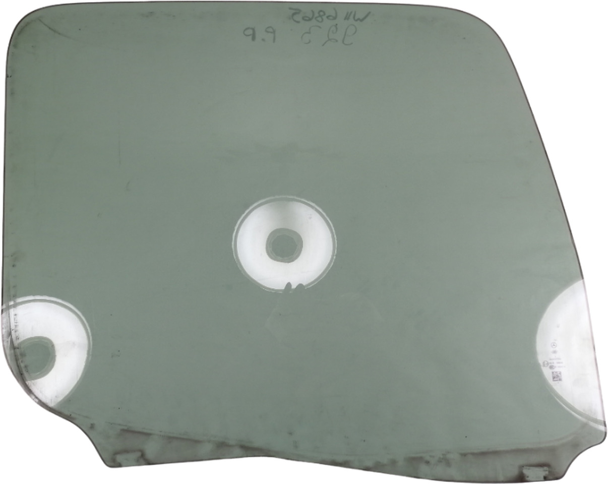 Mercedes-Benz Küljeklaas, parem A9607200318 - Стекло и запчасти для Грузовиков: фото 1 Mercedes-Benz Küljeklaas, parem A9607200318 - Стекло и запчасти для Грузовиков: фото 1