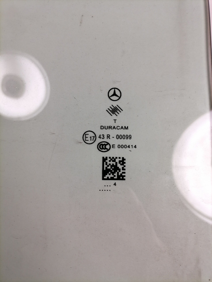 Mercedes-Benz Küljeklaas, parem A9607200318 - Стекло и запчасти для Грузовиков: фото 2 Mercedes-Benz Küljeklaas, parem A9607200318 - Стекло и запчасти для Грузовиков: фото 2