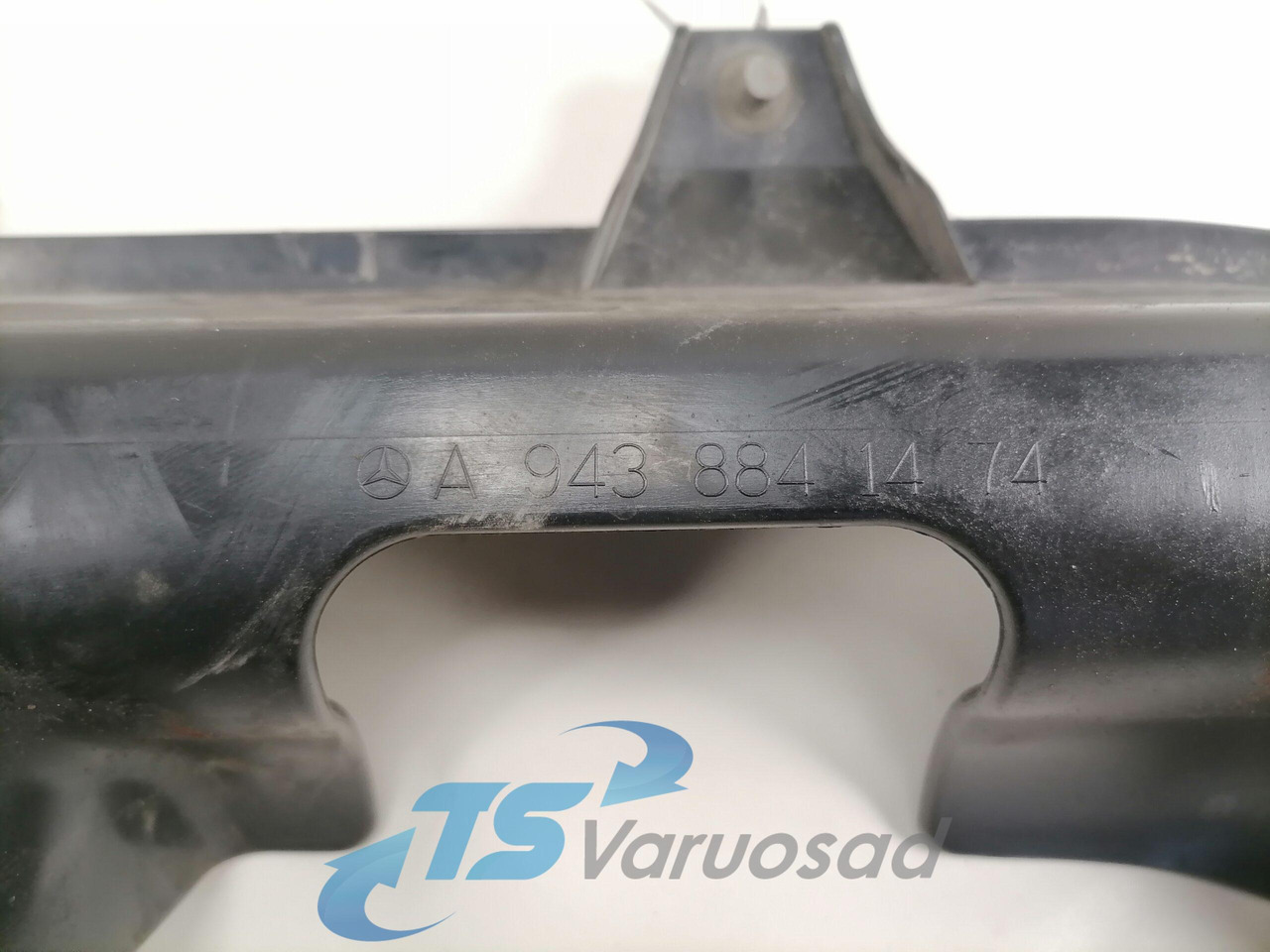 Mercedes-Benz Plastikdetail A9438841474 - Аэродинамика/ Спойлеры для Грузовиков: фото 2 Mercedes-Benz Plastikdetail A9438841474 - Аэродинамика/ Спойлеры для Грузовиков: фото 2