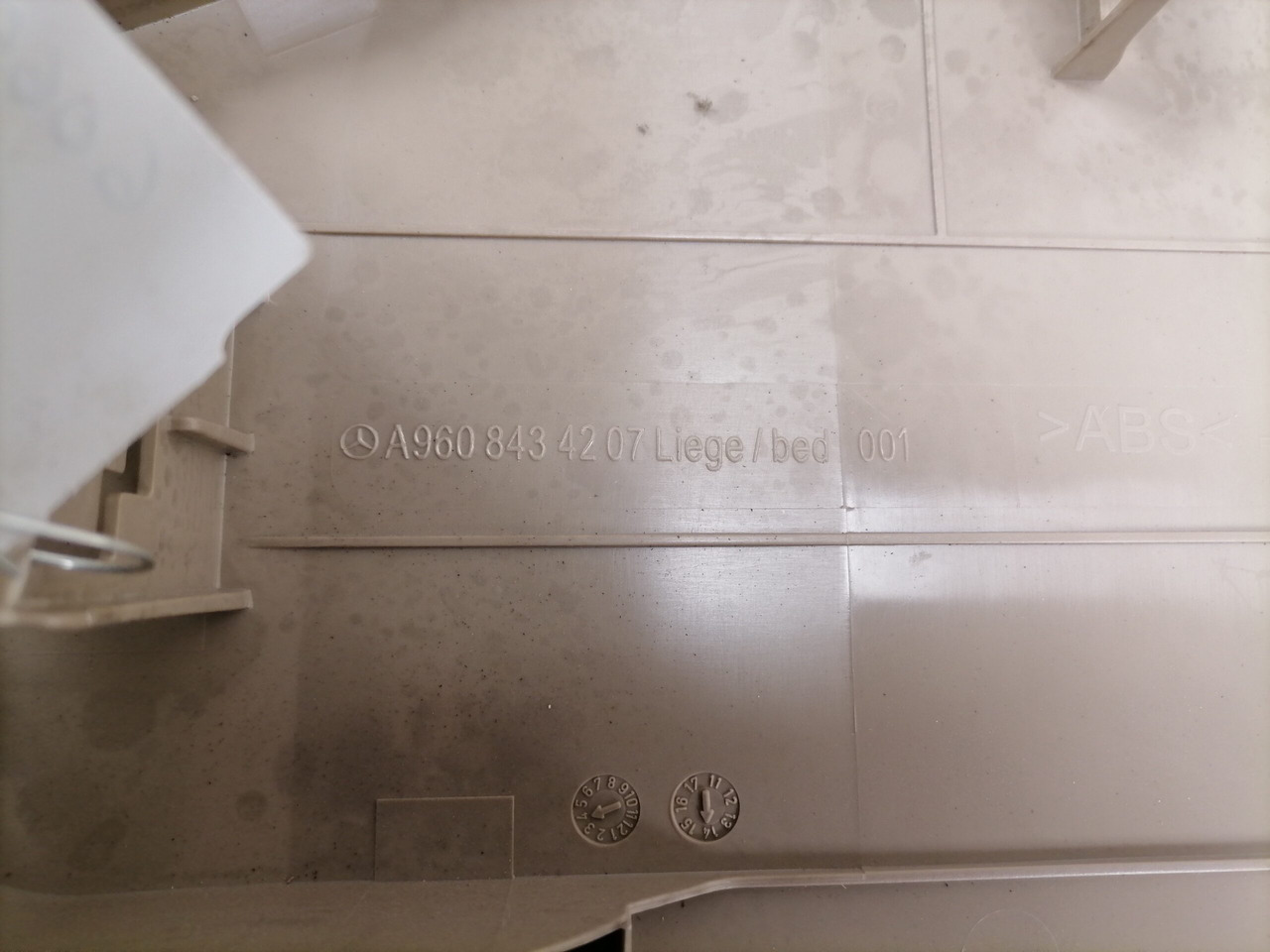 Mercedes-Benz Salongi plastik A9608434207 - Универсальная запчасть для Грузовиков: фото 3 Mercedes-Benz Salongi plastik A9608434207 - Универсальная запчасть для Грузовиков: фото 3