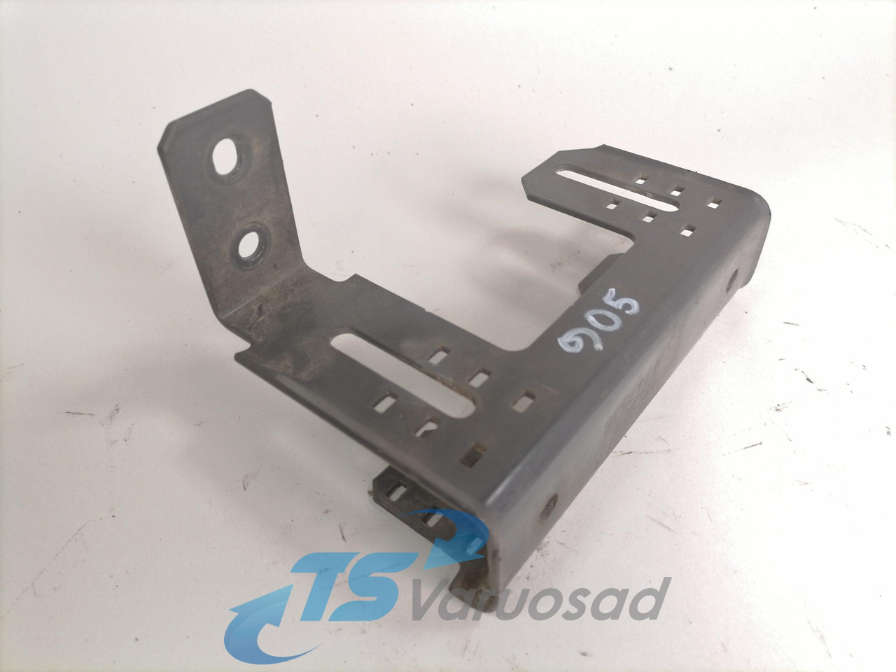 Scania Bracket 1747536 - Рама/ Шасси для Грузовиков: фото 1 Scania Bracket 1747536 - Рама/ Шасси для Грузовиков: фото 1