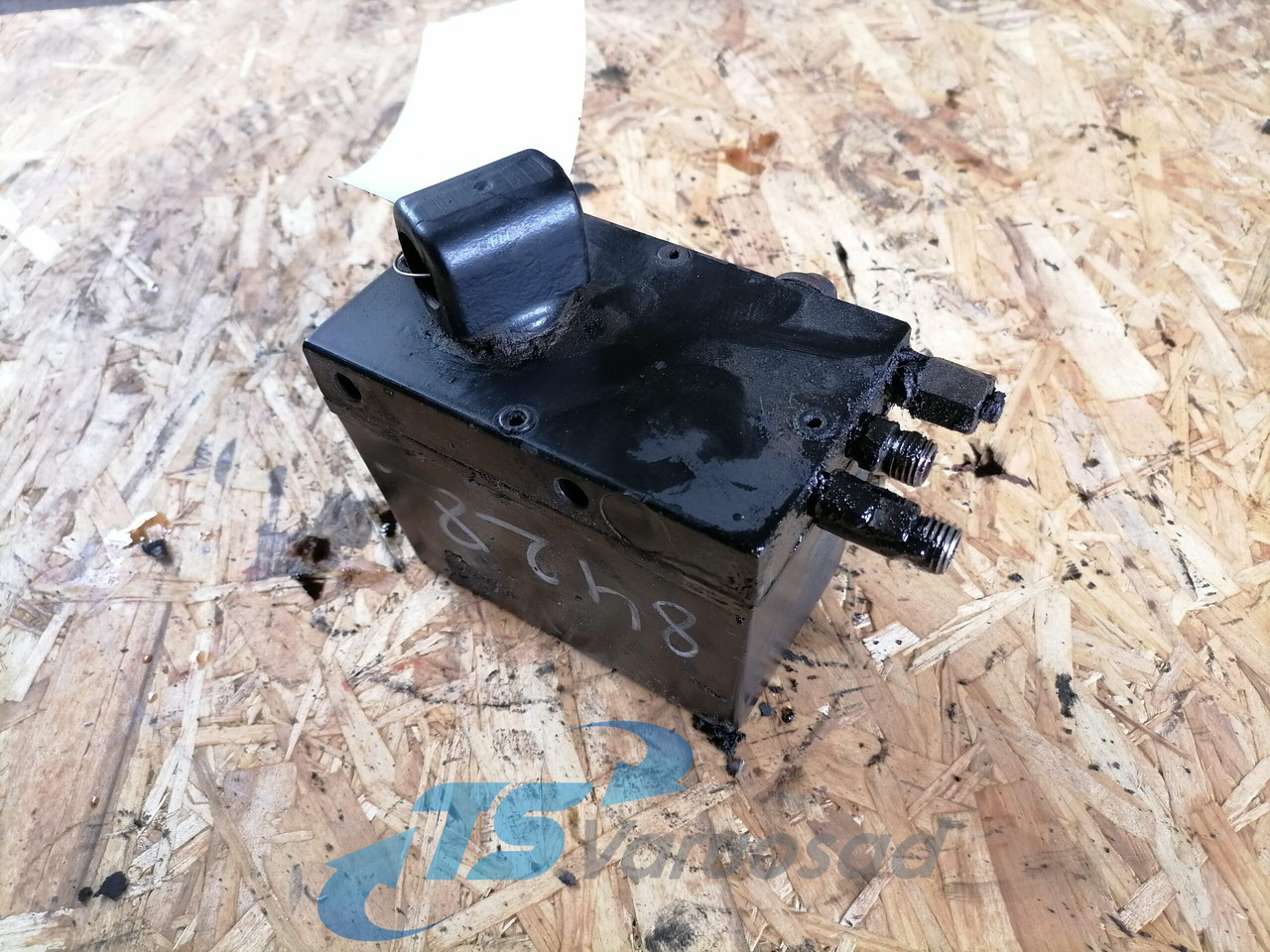 Scania Cab tilting pump 1549741 - Подвеска кабины для Грузовиков: фото 1 Scania Cab tilting pump 1549741 - Подвеска кабины для Грузовиков: фото 1