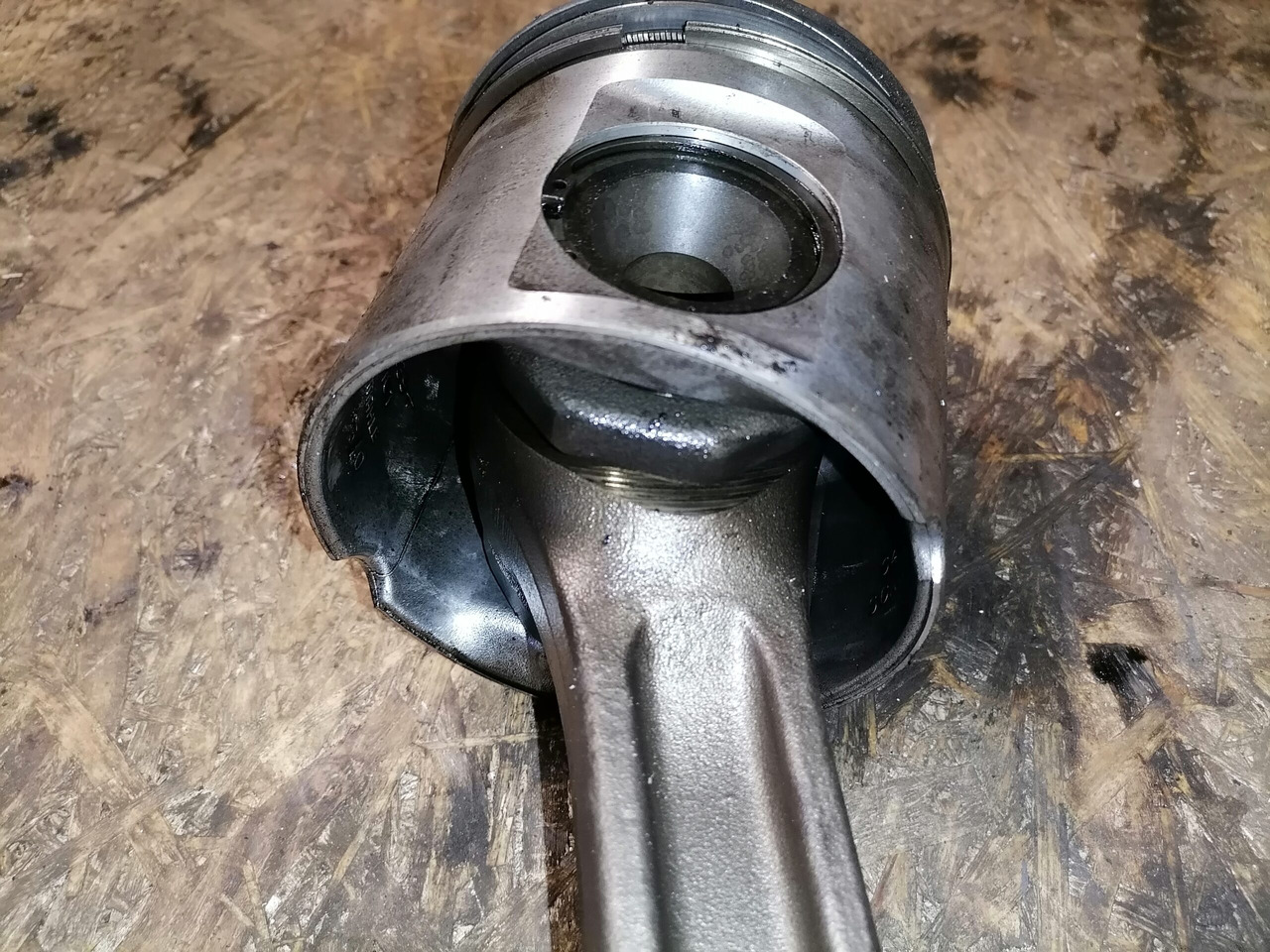 Scania Connecting rod + piston 1798596 - Поршень/ Кольцо/ Втулка для Грузовиков: фото 4 Scania Connecting rod + piston 1798596 - Поршень/ Кольцо/ Втулка для Грузовиков: фото 4