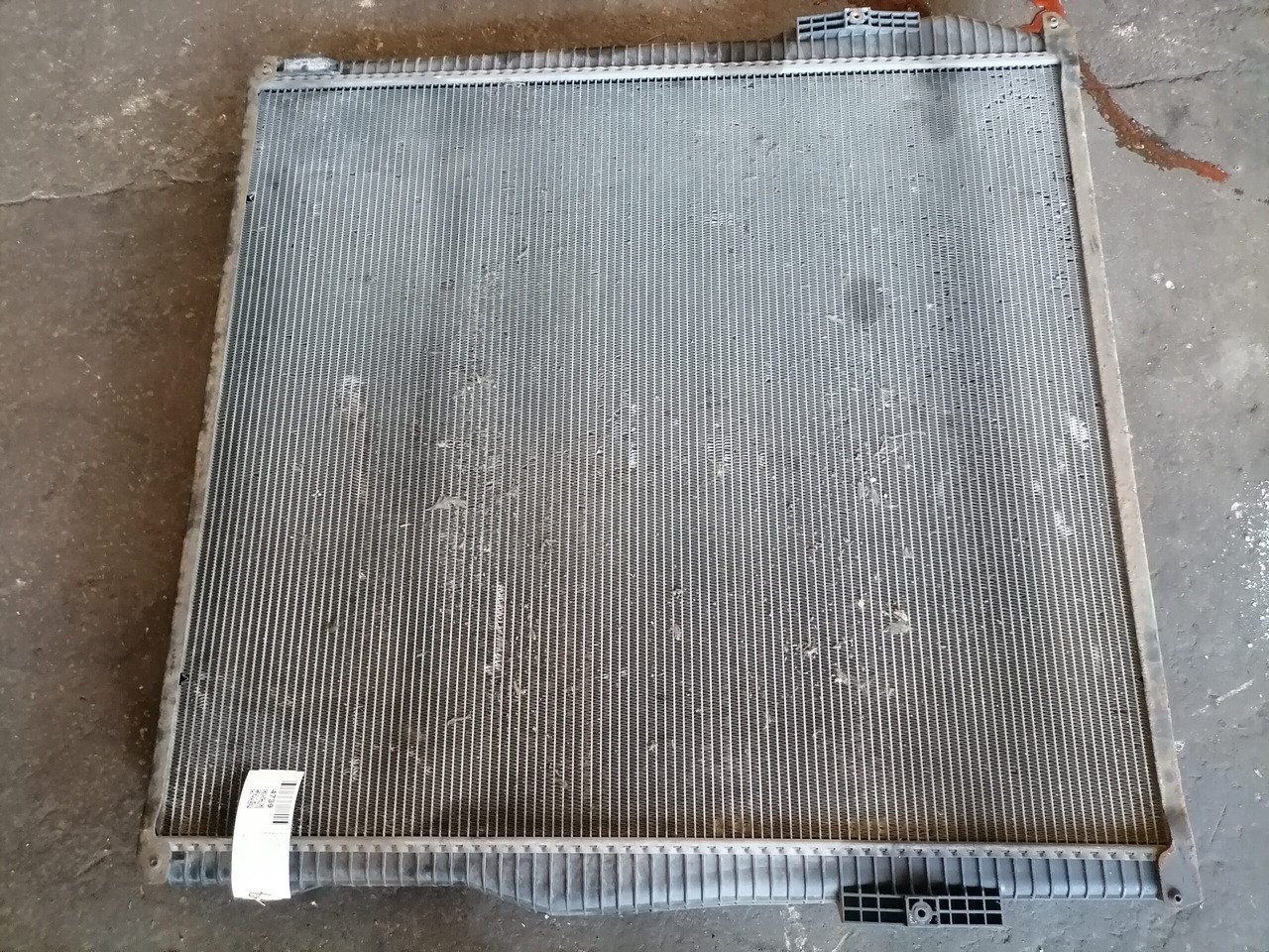Scania Cooling radiator 1781365 - Радиатор для Грузовиков: фото 4 Scania Cooling radiator 1781365 - Радиатор для Грузовиков: фото 4