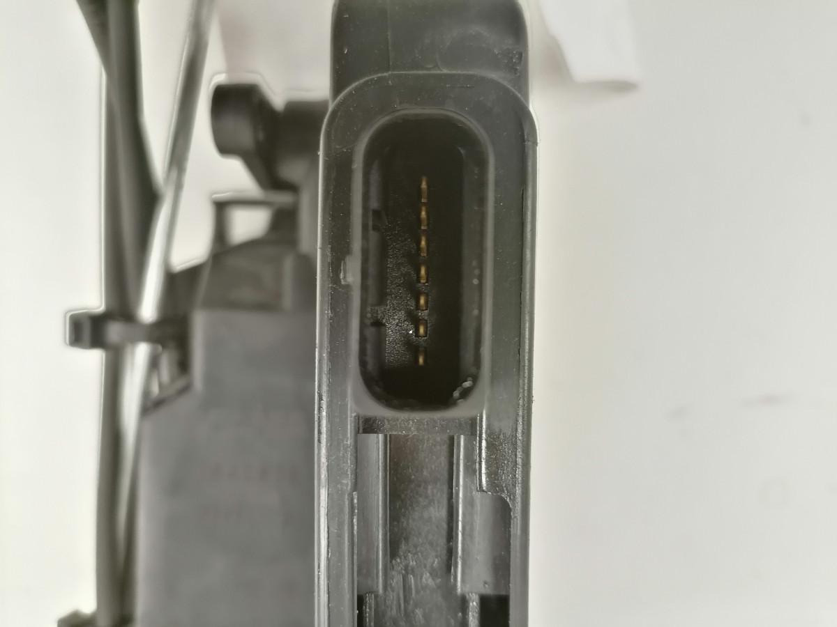 Scania Door lock 2640858 - Дверь и запчасти для Грузовиков: фото 4 Scania Door lock 2640858 - Дверь и запчасти для Грузовиков: фото 4