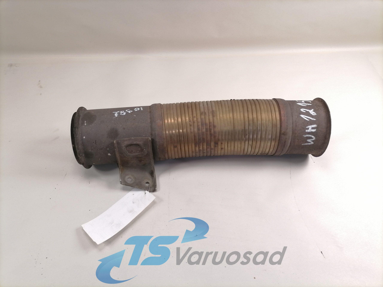 Scania Exhaust pipe 1734040 - Глушитель для Грузовиков: фото 1 Scania Exhaust pipe 1734040 - Глушитель для Грузовиков: фото 1