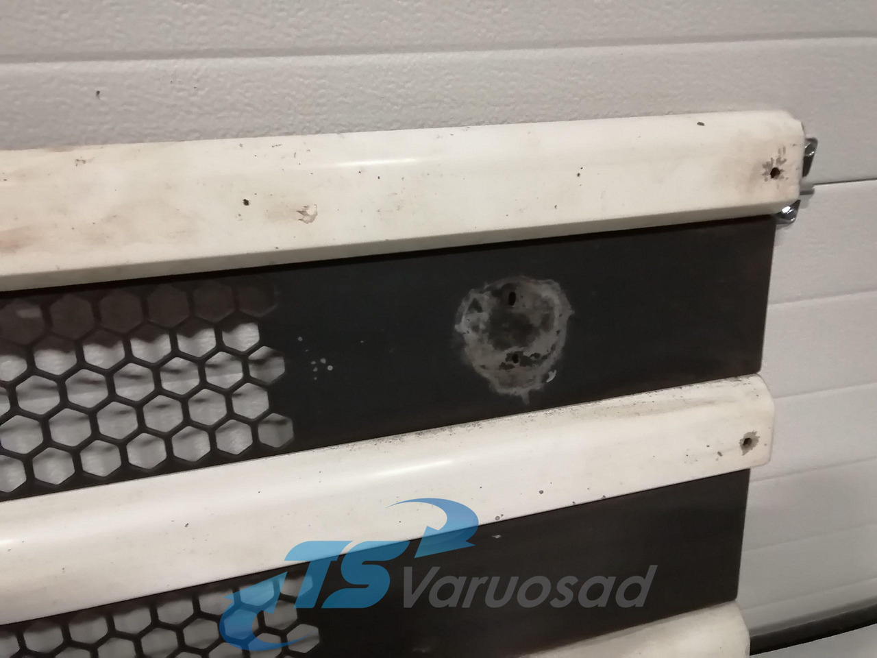 Scania Grille panel 1371856 - Решётка радиатора для Грузовиков: фото 4 Scania Grille panel 1371856 - Решётка радиатора для Грузовиков: фото 4