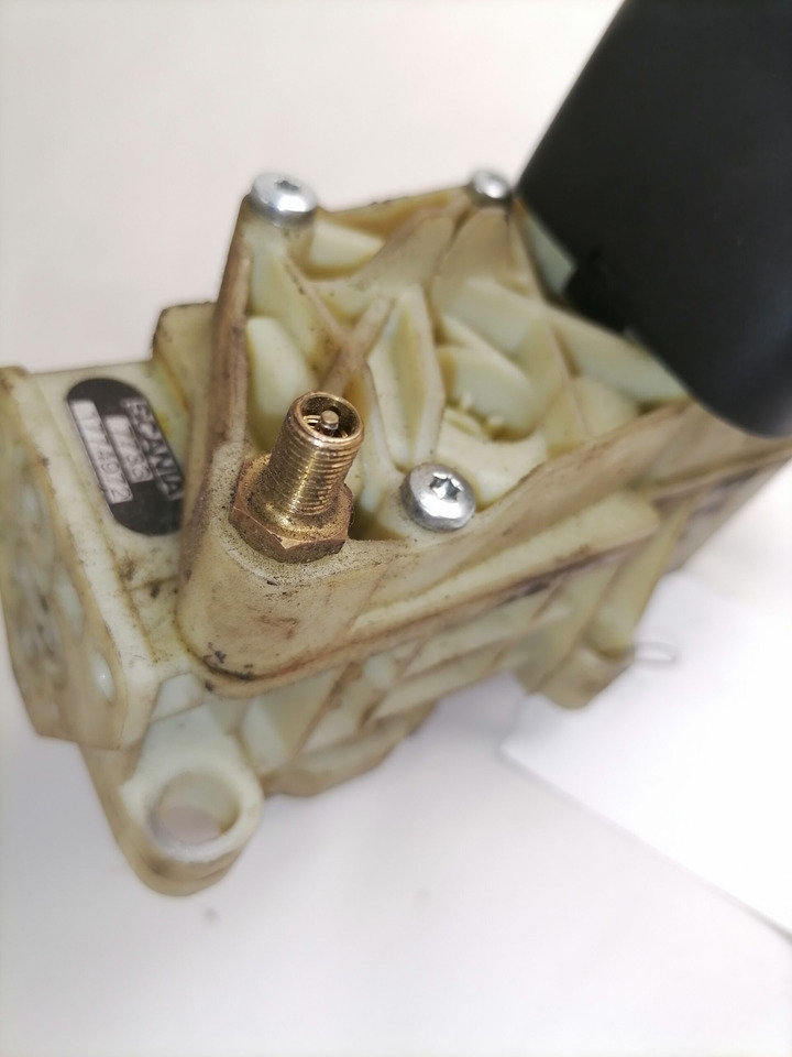 Scania Handbrake control lever 1774972 - Универсальная запчасть для Грузовиков: фото 5 Scania Handbrake control lever 1774972 - Универсальная запчасть для Грузовиков: фото 5