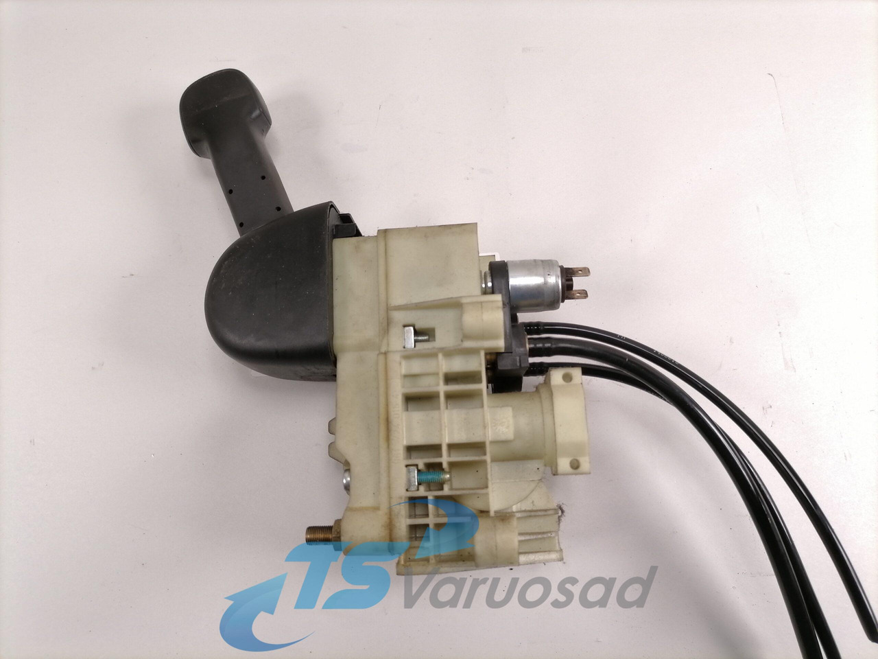 Scania Handbrake control lever 1882115 - Универсальная запчасть для Грузовиков: фото 3 Scania Handbrake control lever 1882115 - Универсальная запчасть для Грузовиков: фото 3