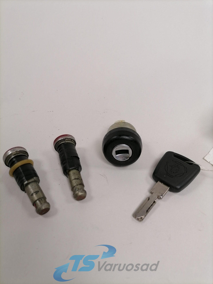 Scania Ignition lock + door lock set 1744065 - Дверь и запчасти для Грузовиков: фото 1 Scania Ignition lock + door lock set 1744065 - Дверь и запчасти для Грузовиков: фото 1