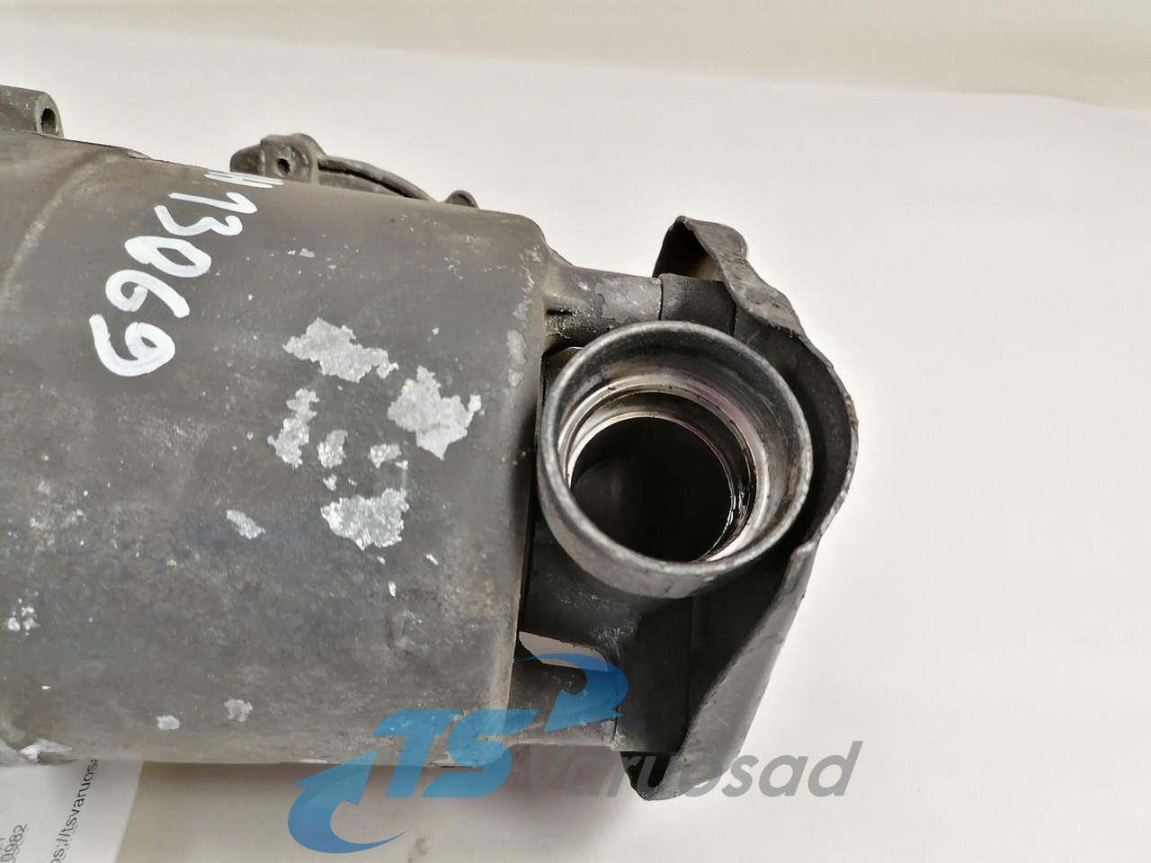 Scania Karterituulutuse õliaurude separaator 1921821 - Картер для Грузовиков: фото 3 Scania Karterituulutuse õliaurude separaator 1921821 - Картер для Грузовиков: фото 3