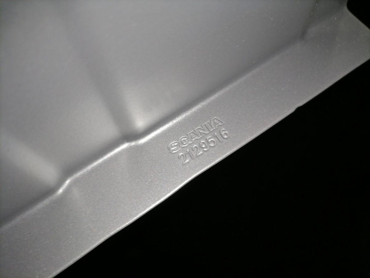 Scania Küljeluugi katteplaat 2129516 - Универсальная запчасть для Грузовиков: фото 2 Scania Küljeluugi katteplaat 2129516 - Универсальная запчасть для Грузовиков: фото 2