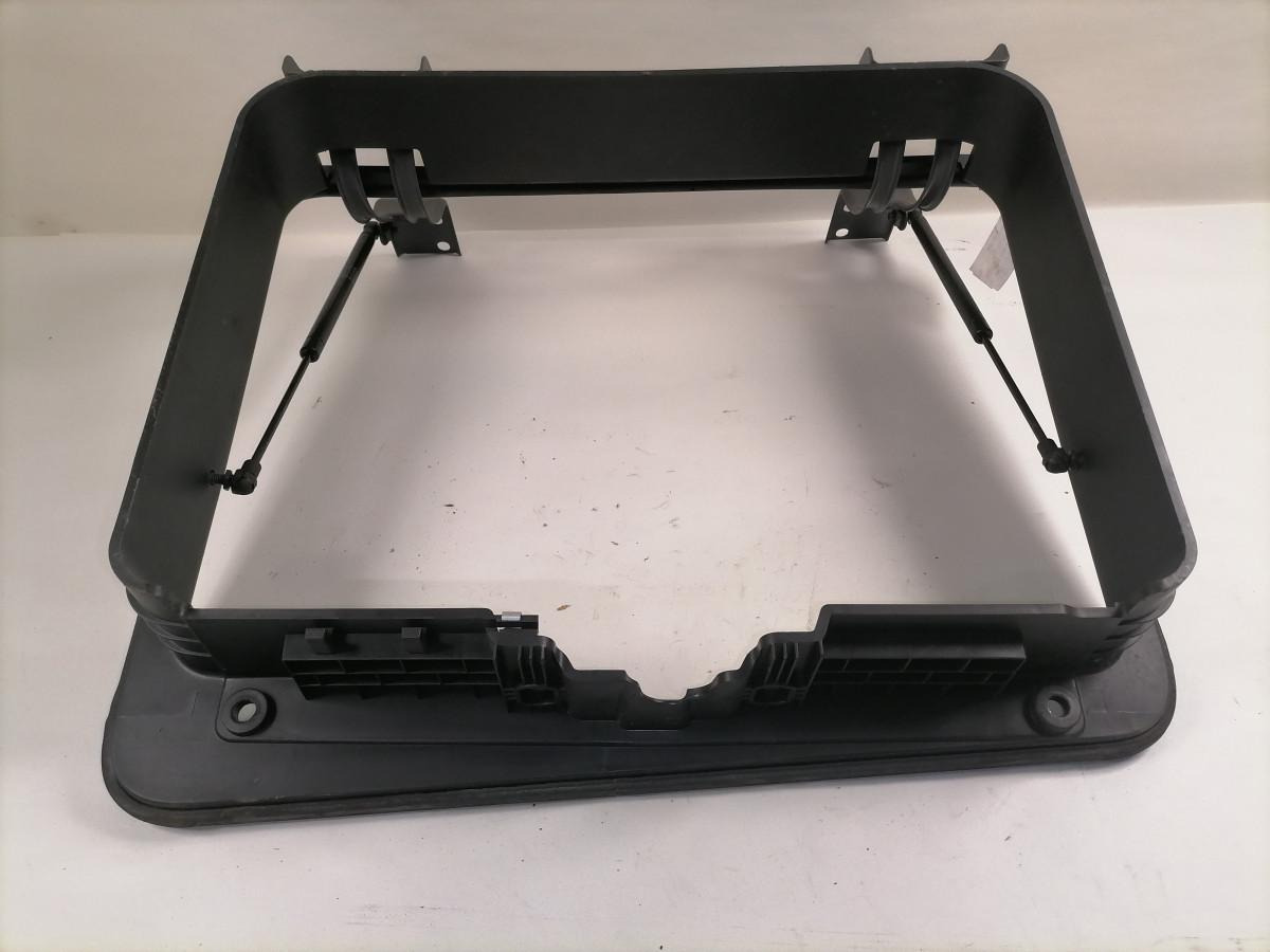 Scania Küljeluugi plastraam 2515270 - Универсальная запчасть для Грузовиков: фото 3 Scania Küljeluugi plastraam 2515270 - Универсальная запчасть для Грузовиков: фото 3