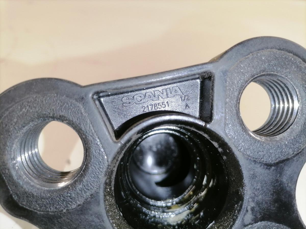 Scania Oil pipe 2178551 - Двигатель и запчасти для Грузовиков: фото 3 Scania Oil pipe 2178551 - Двигатель и запчасти для Грузовиков: фото 3