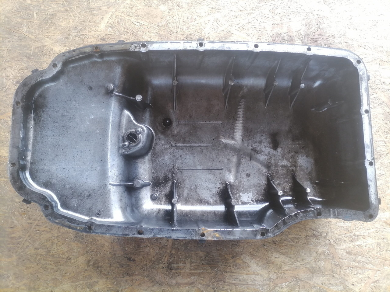 Scania Oil sump 2023780 - Масляный поддон для Грузовиков: фото 5 Scania Oil sump 2023780 - Масляный поддон для Грузовиков: фото 5