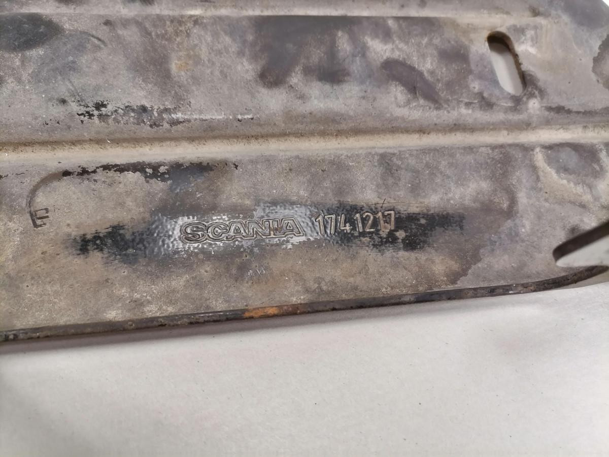 Scania Radiaatori pealne kronstein 1741217 - Универсальная запчасть для Грузовиков: фото 2 Scania Radiaatori pealne kronstein 1741217 - Универсальная запчасть для Грузовиков: фото 2