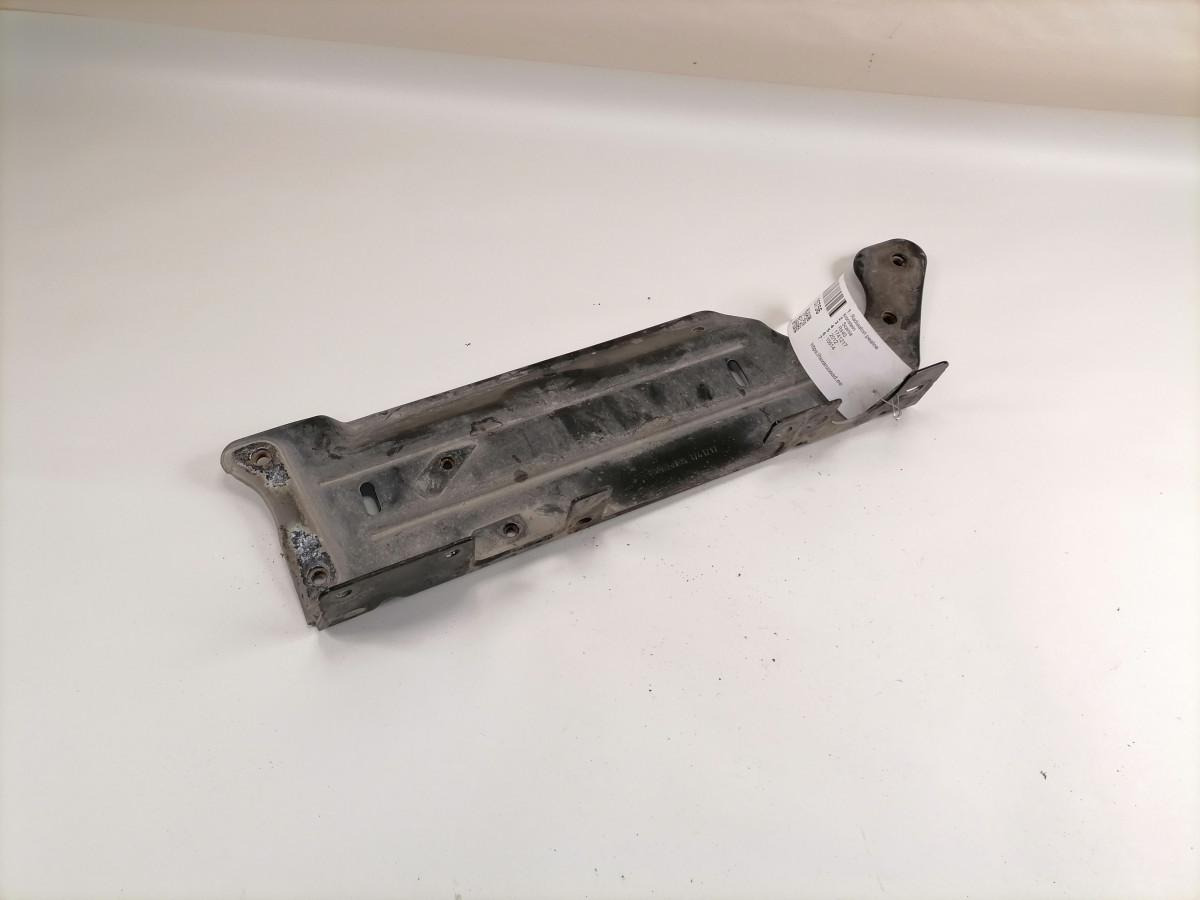 Scania Radiaatori pealne kronstein 1741217 - Универсальная запчасть для Грузовиков: фото 2 Scania Radiaatori pealne kronstein 1741217 - Универсальная запчасть для Грузовиков: фото 2