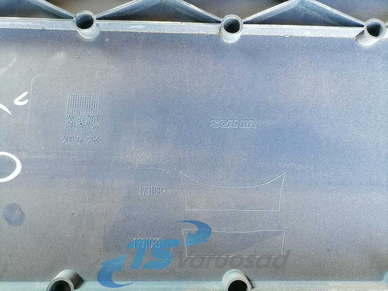 Scania Scania cab wind deflector, roof 1731083 - Аэродинамика/ Спойлеры для Грузовиков: фото 4 Scania Scania cab wind deflector, roof 1731083 - Аэродинамика/ Спойлеры для Грузовиков: фото 4