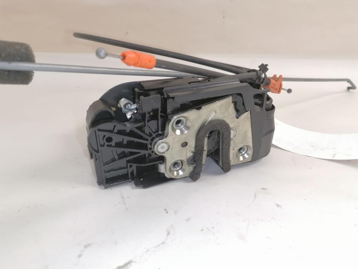 Scania Ukselukk, vasak 2640842 - Дверь и запчасти для Грузовиков: фото 3 Scania Ukselukk, vasak 2640842 - Дверь и запчасти для Грузовиков: фото 3