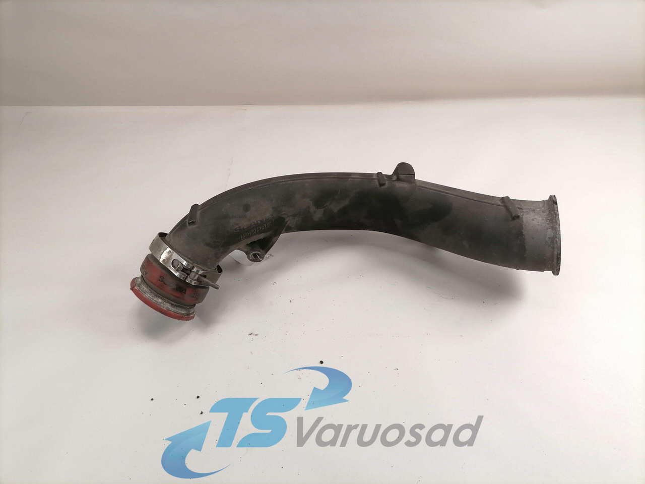 Scania intercooler pipe 1812885 - Интеркулер для Грузовиков: фото 1 Scania intercooler pipe 1812885 - Интеркулер для Грузовиков: фото 1