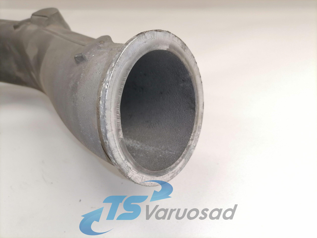 Scania intercooler pipe 1812885 - Интеркулер для Грузовиков: фото 3 Scania intercooler pipe 1812885 - Интеркулер для Грузовиков: фото 3