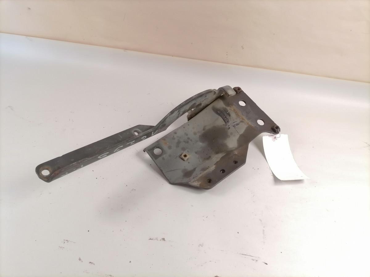 Scania lower grille carrier hinge 1785548 - Решётка радиатора для Грузовиков: фото 2 Scania lower grille carrier hinge 1785548 - Решётка радиатора для Грузовиков: фото 2