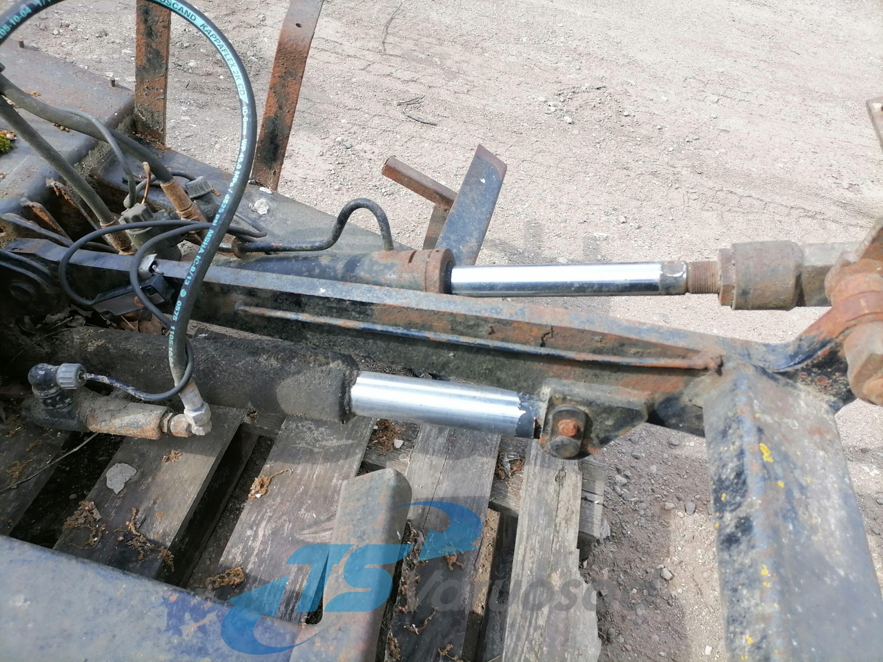 Universaalne Tagaluuktõstuki raam, MB Atego 1000KL - Универсальная запчасть для Грузовиков: фото 2 Universaalne Tagaluuktõstuki raam, MB Atego 1000KL - Универсальная запчасть для Грузовиков: фото 2