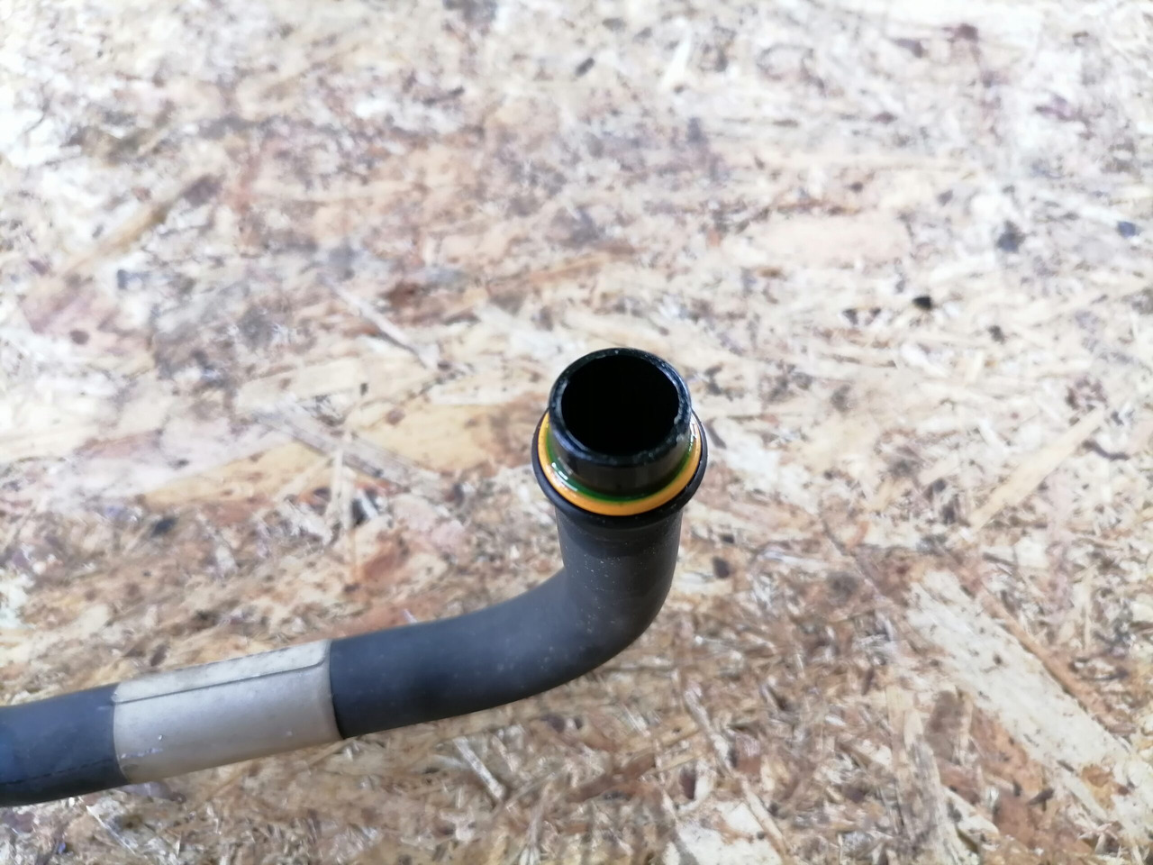 Volvo A/C pipe 20498305 - Отопление/ Вентиляция для Грузовиков: фото 3 Volvo A/C pipe 20498305 - Отопление/ Вентиляция для Грузовиков: фото 3