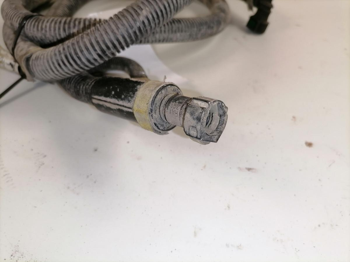 Volvo ADBlue kaabel 20927930 - Подготовка топлива для Грузовиков: фото 2 Volvo ADBlue kaabel 20927930 - Подготовка топлива для Грузовиков: фото 2