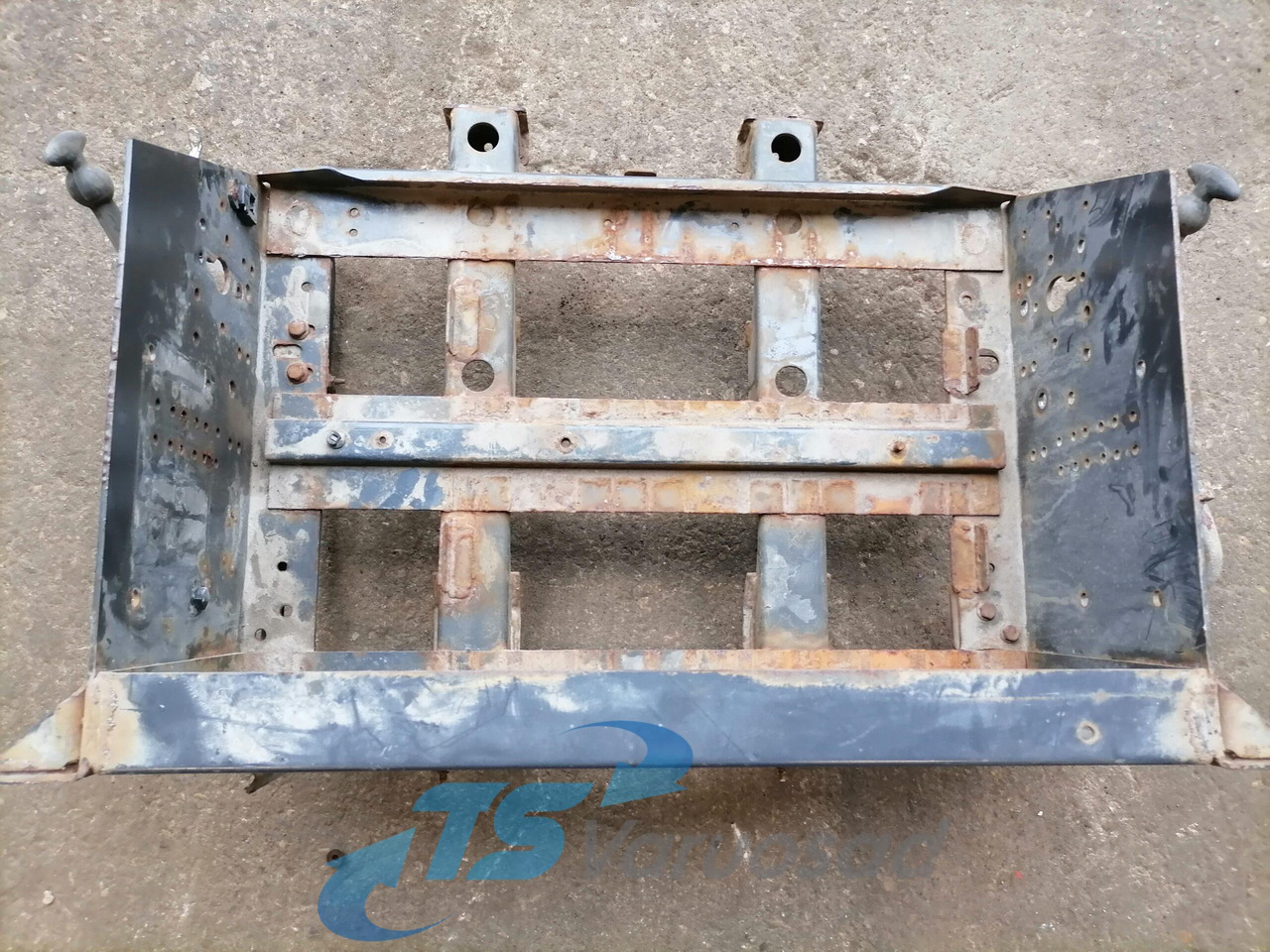 Volvo Battery box 82242391 - Аккумулятор для Грузовиков: фото 2 Volvo Battery box 82242391 - Аккумулятор для Грузовиков: фото 2