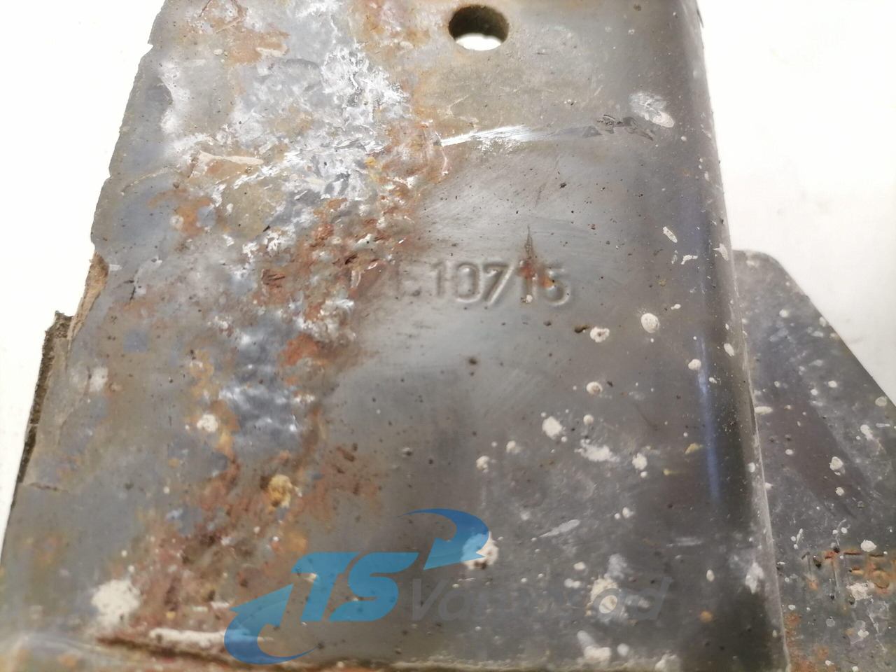 Volvo Bumper bracket 82943981 - Бампер для Грузовиков: фото 3 Volvo Bumper bracket 82943981 - Бампер для Грузовиков: фото 3