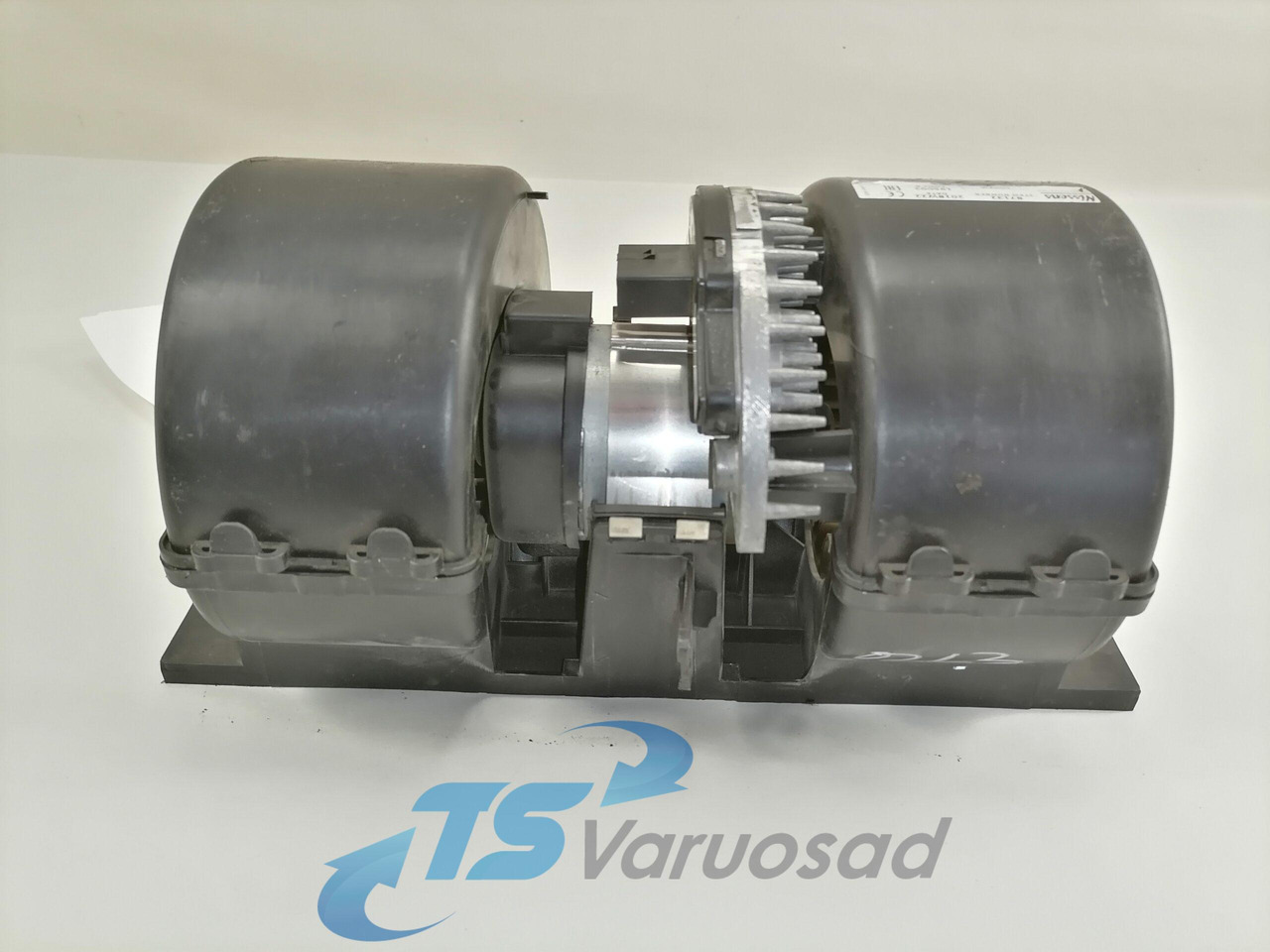 Volvo Cab fan 87132 - Отопление/ Вентиляция для Грузовиков: фото 2 Volvo Cab fan 87132 - Отопление/ Вентиляция для Грузовиков: фото 2