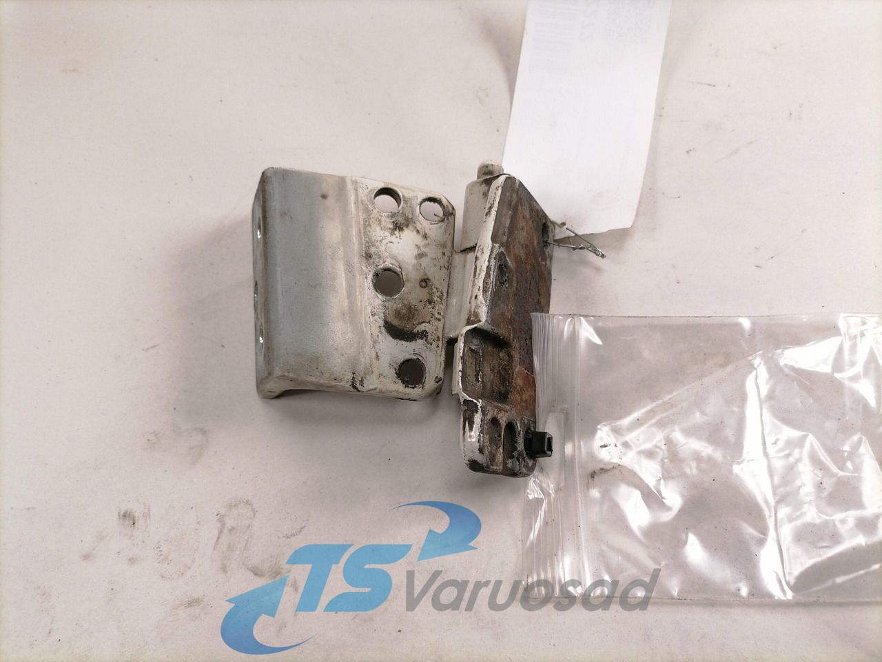 Volvo Door hinge 20398136 - Дверь и запчасти для Грузовиков: фото 3 Volvo Door hinge 20398136 - Дверь и запчасти для Грузовиков: фото 3