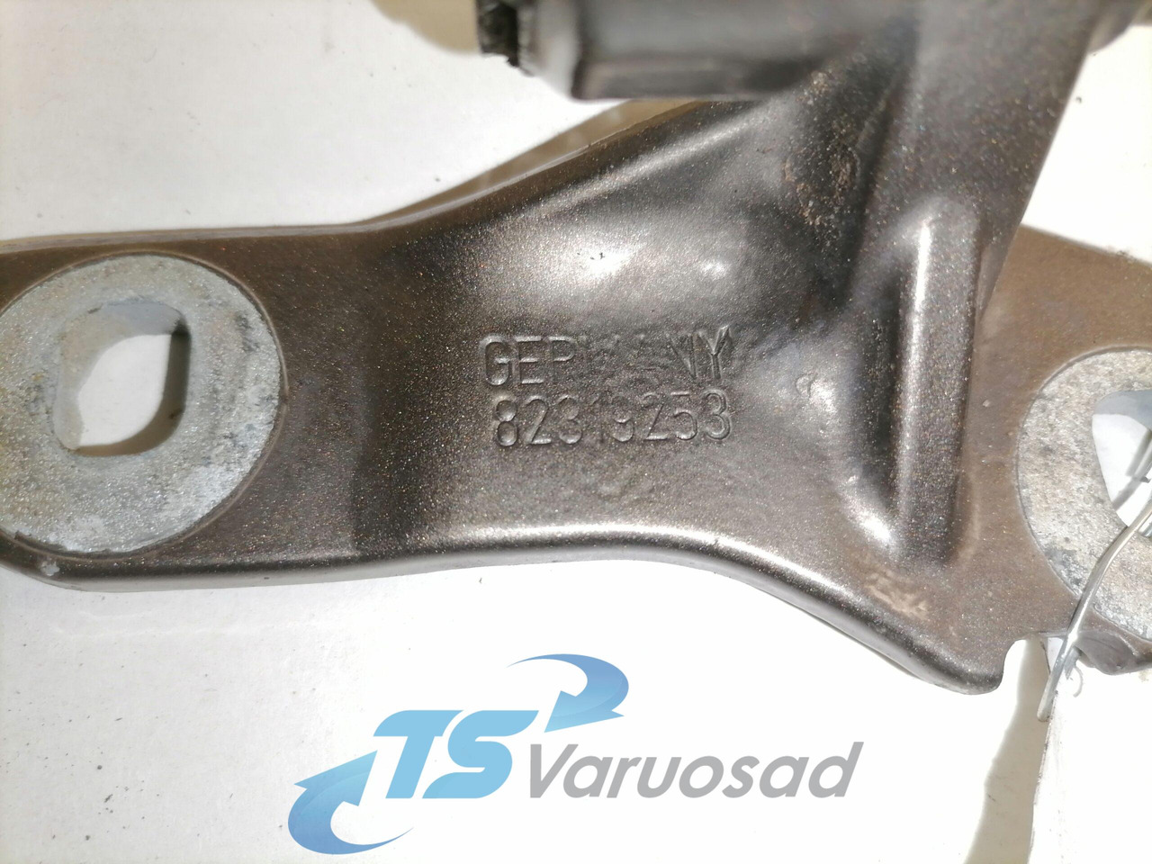 Volvo Door hinge 82319253 - Дверь и запчасти для Грузовиков: фото 3 Volvo Door hinge 82319253 - Дверь и запчасти для Грузовиков: фото 3