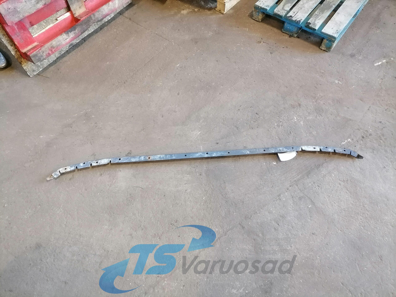 Volvo Esikaitseraua lisa 20360587 - Бампер для Грузовиков: фото 1 Volvo Esikaitseraua lisa 20360587 - Бампер для Грузовиков: фото 1