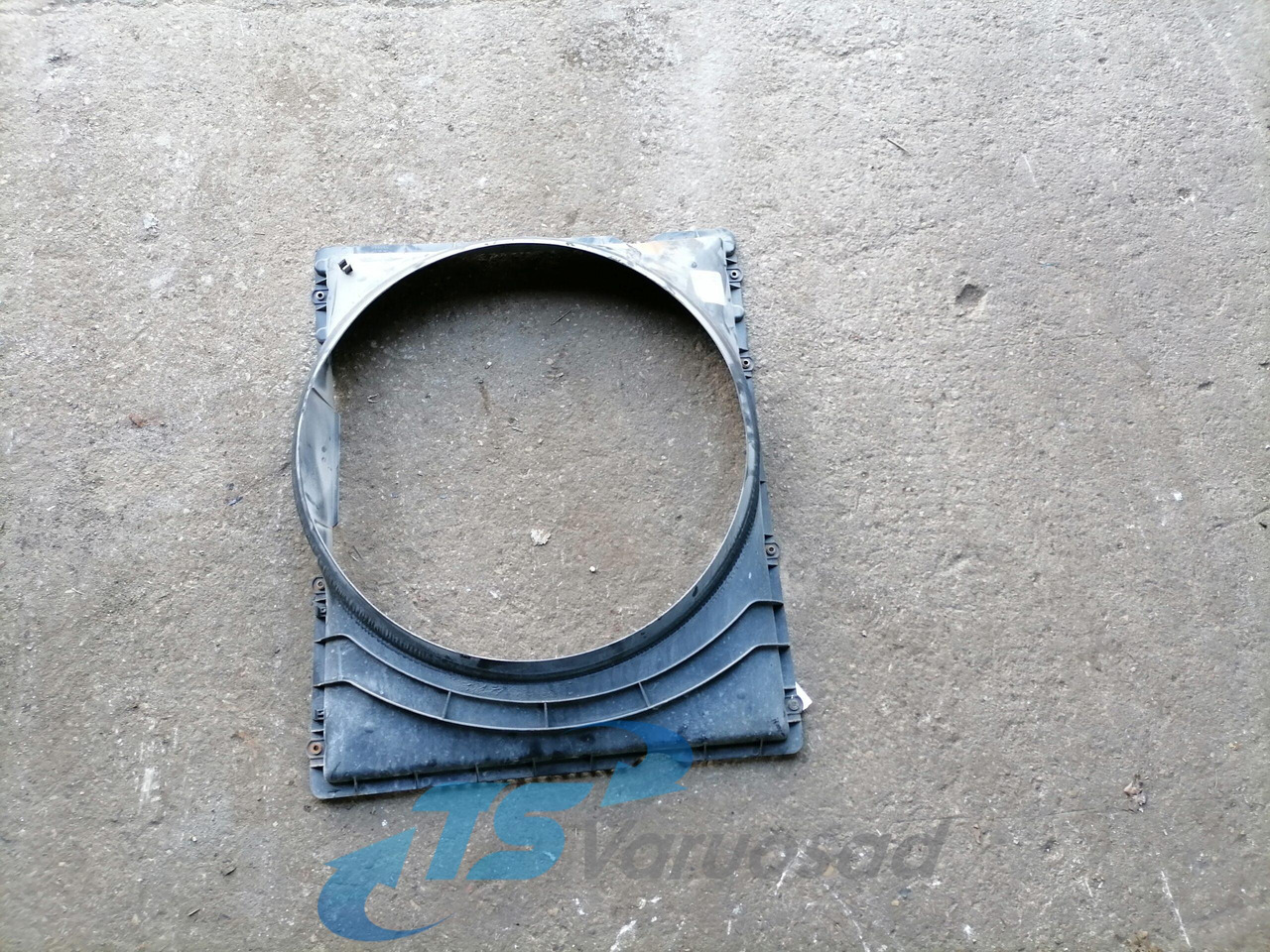 Volvo Fan shroud 3183757 - Радиатор для Грузовиков: фото 1 Volvo Fan shroud 3183757 - Радиатор для Грузовиков: фото 1