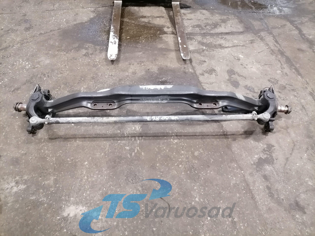Volvo First axel housing 22208213 - Передняя ось для Грузовиков: фото 1 Volvo First axel housing 22208213 - Передняя ось для Грузовиков: фото 1