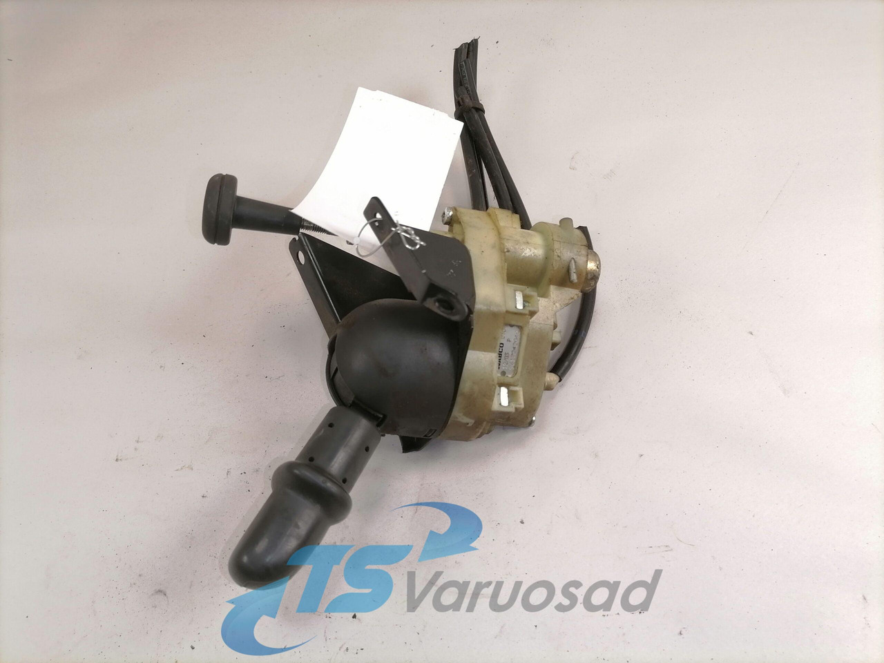 Volvo Handbrake control lever 9617242040 - Универсальная запчасть для Грузовиков: фото 2 Volvo Handbrake control lever 9617242040 - Универсальная запчасть для Грузовиков: фото 2