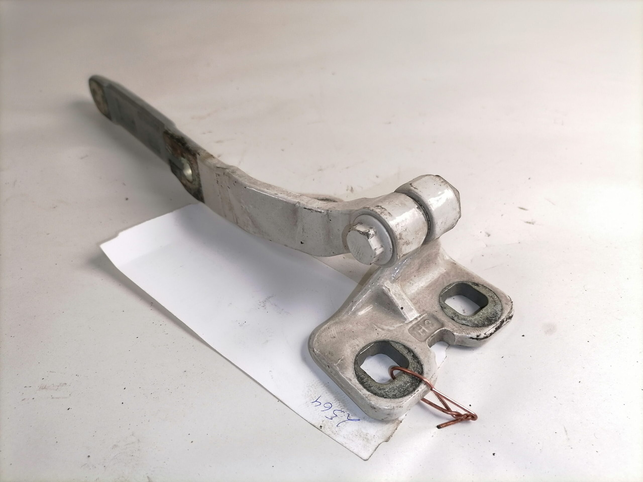 Volvo Iluvõre kandurhing 82320177 - Решётка радиатора для Грузовиков: фото 2 Volvo Iluvõre kandurhing 82320177 - Решётка радиатора для Грузовиков: фото 2